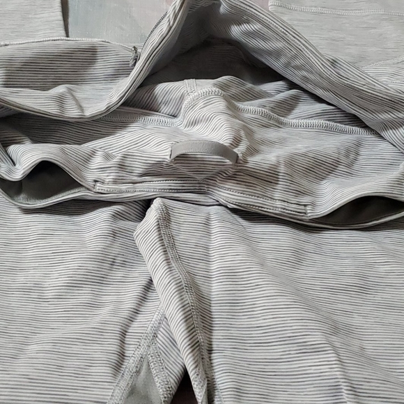 Run: Pace Rival Crop - Picture 5 of 5